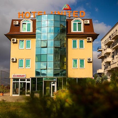 Hotel United Pristina Exterior photo